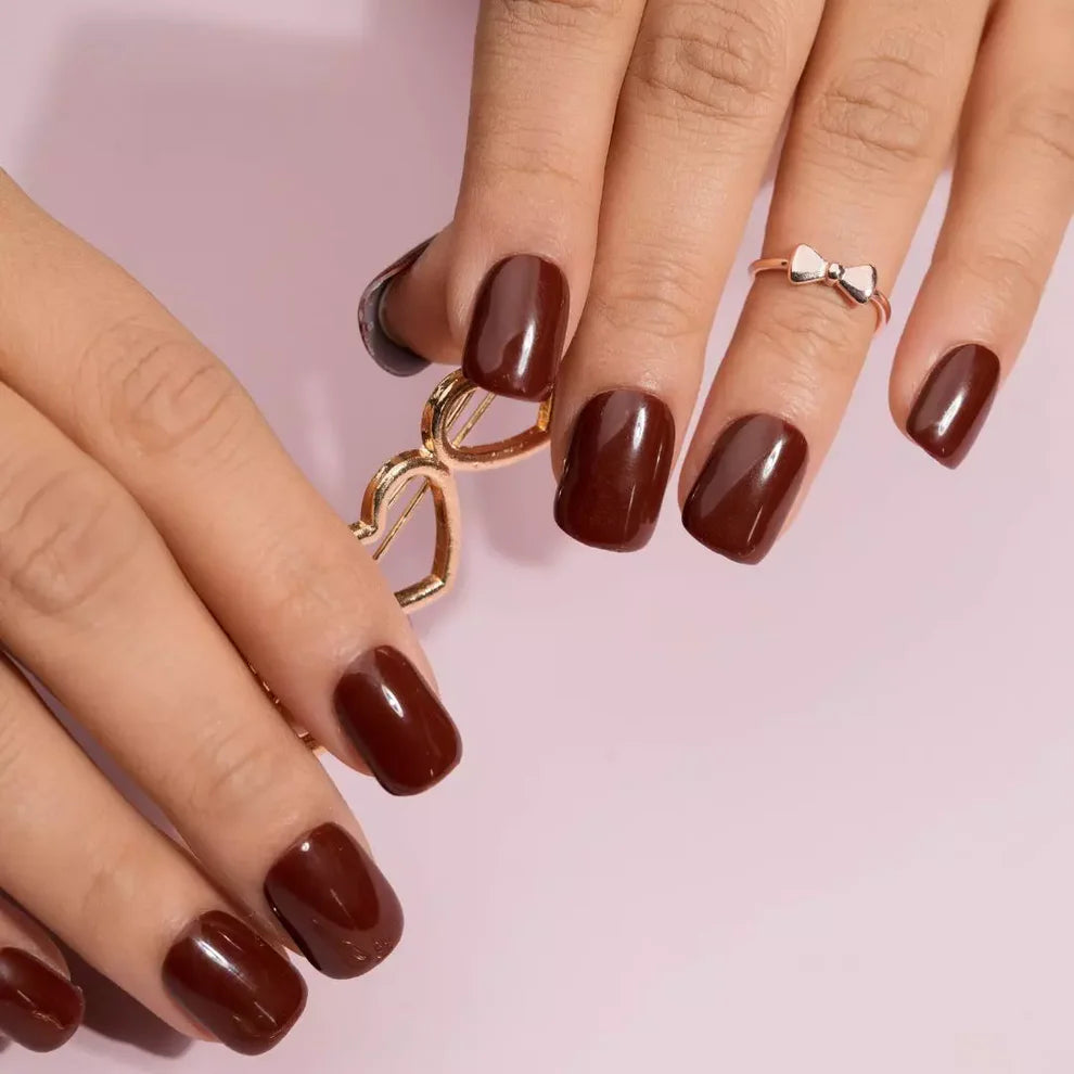 Merlot Artificial Nails Set With Application Kit